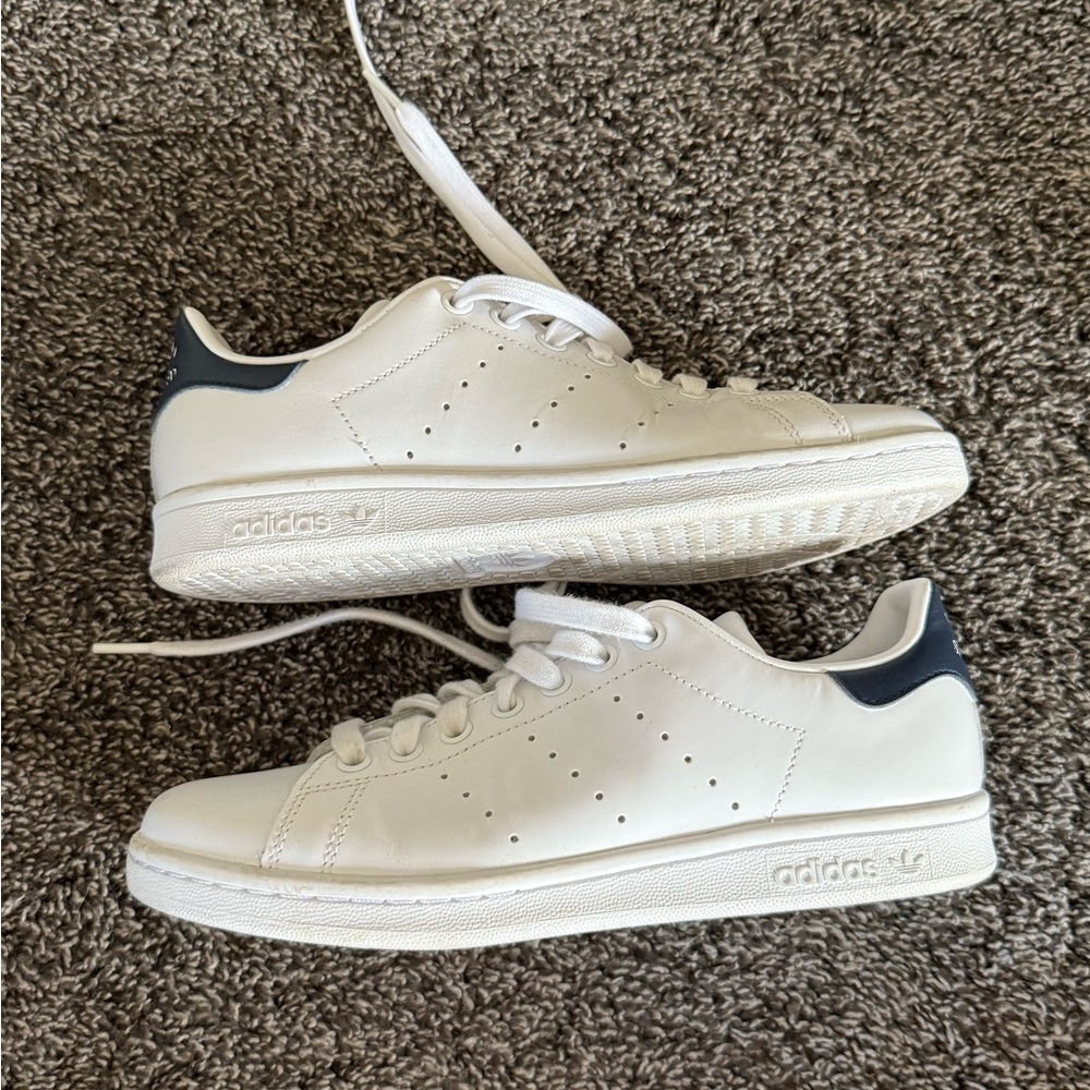 Size 7 Stan Smith Adidas Sneakers. Worn once